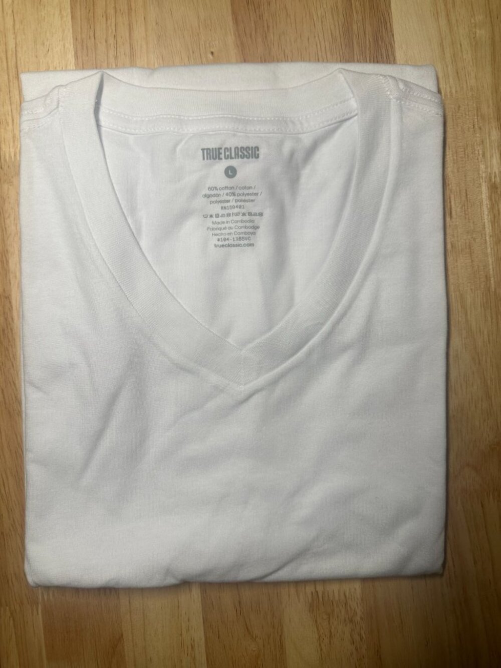 True Classic V‑Neck (2‑Pack) - Picture 5 of 6